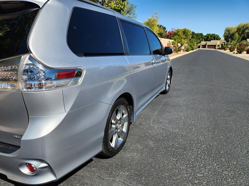 Toyota Sienna SE 8-Passenger 2014