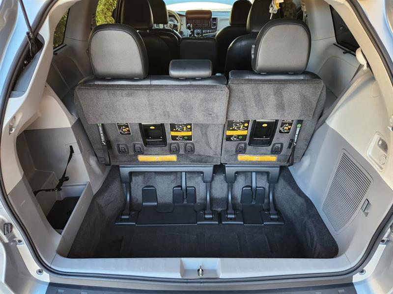 Toyota Sienna SE 8-Passenger 2014