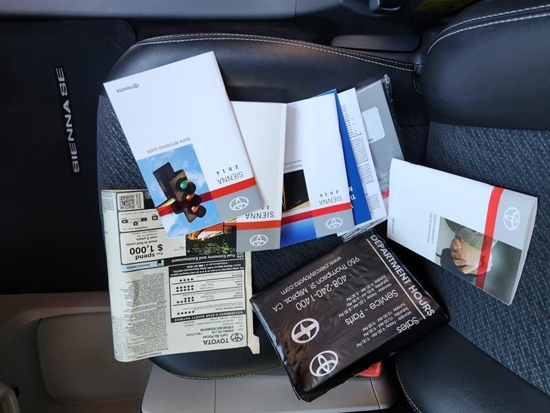 Toyota Sienna SE 8-Passenger 2014