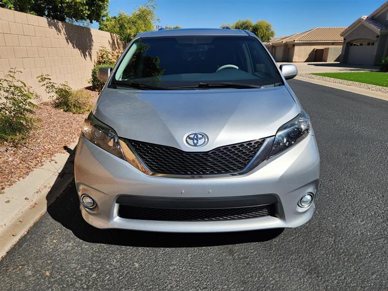 Toyota Sienna SE 8-Passenger 2014