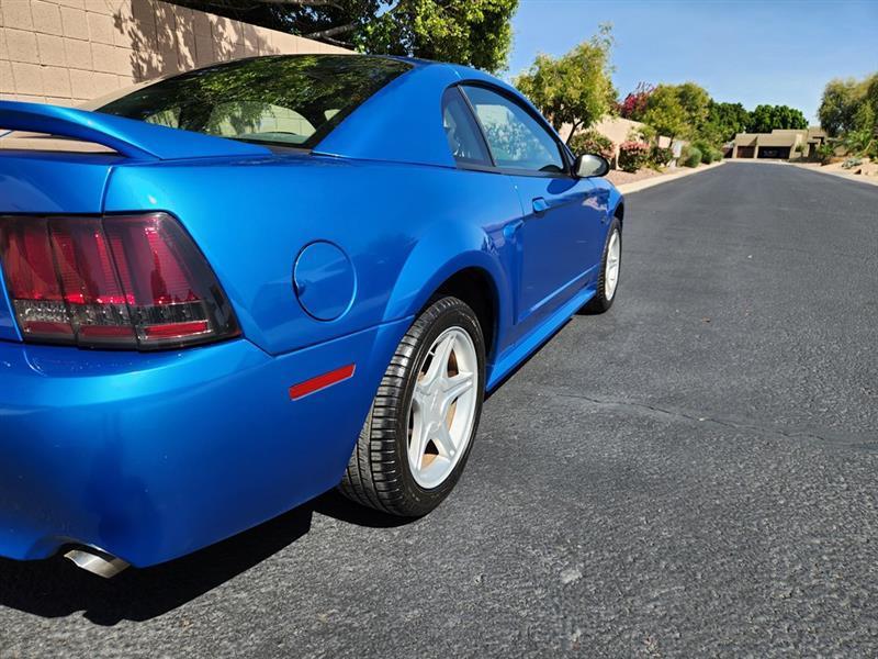 Ford Mustang GT Coupe 2000