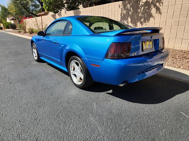 Ford Mustang GT Coupe 2000