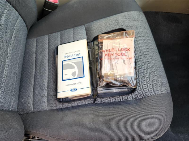 Ford Mustang GT Coupe 2000