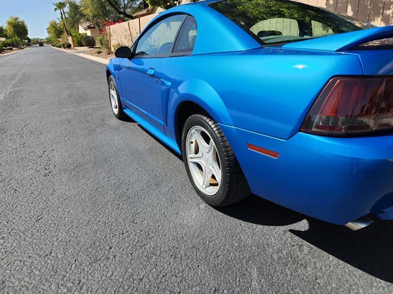 Ford Mustang GT Coupe 2000