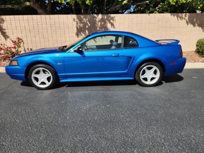 Ford Mustang GT Coupe 2000