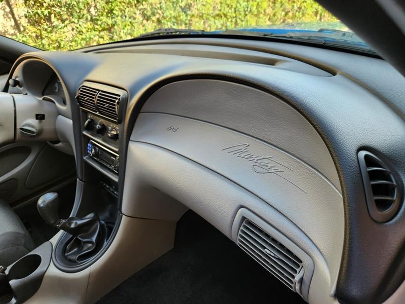 Ford Mustang GT Coupe 2000