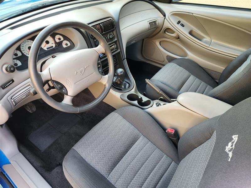 Ford Mustang GT Coupe 2000