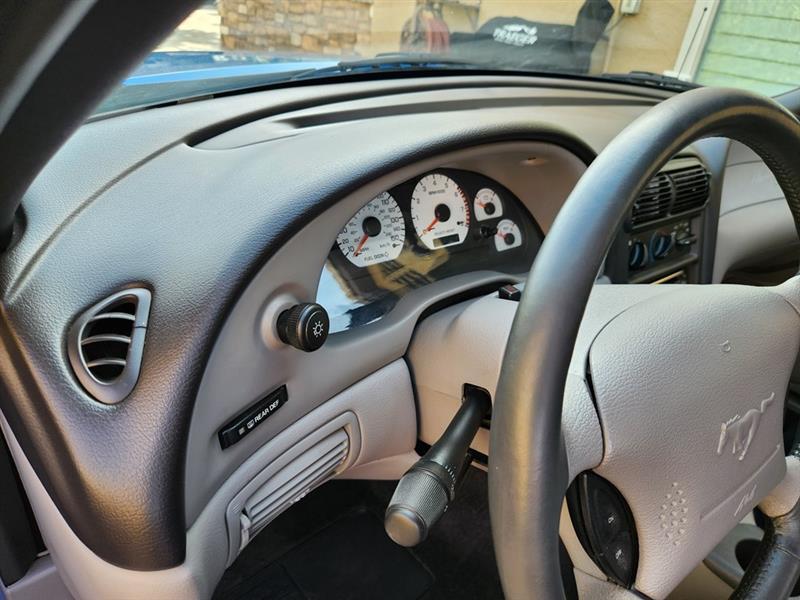 Ford Mustang GT Coupe 2000