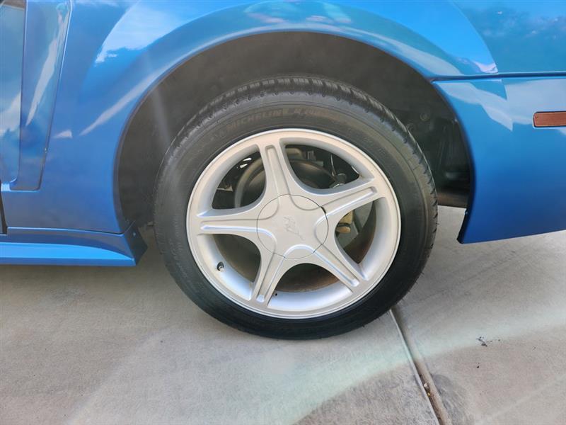 Ford Mustang GT Coupe 2000