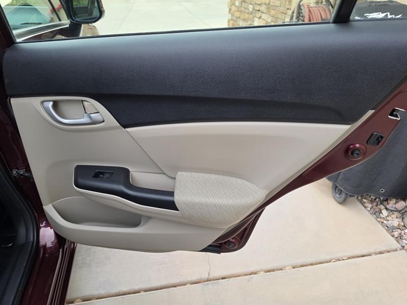 Honda Civic LX Sedan 5-Speed AT 2013