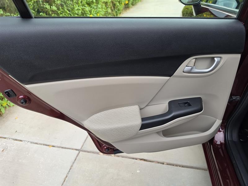 Honda Civic LX Sedan 5-Speed AT 2013