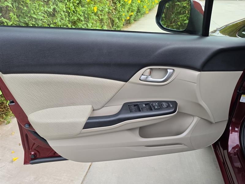 Honda Civic LX Sedan 5-Speed AT 2013