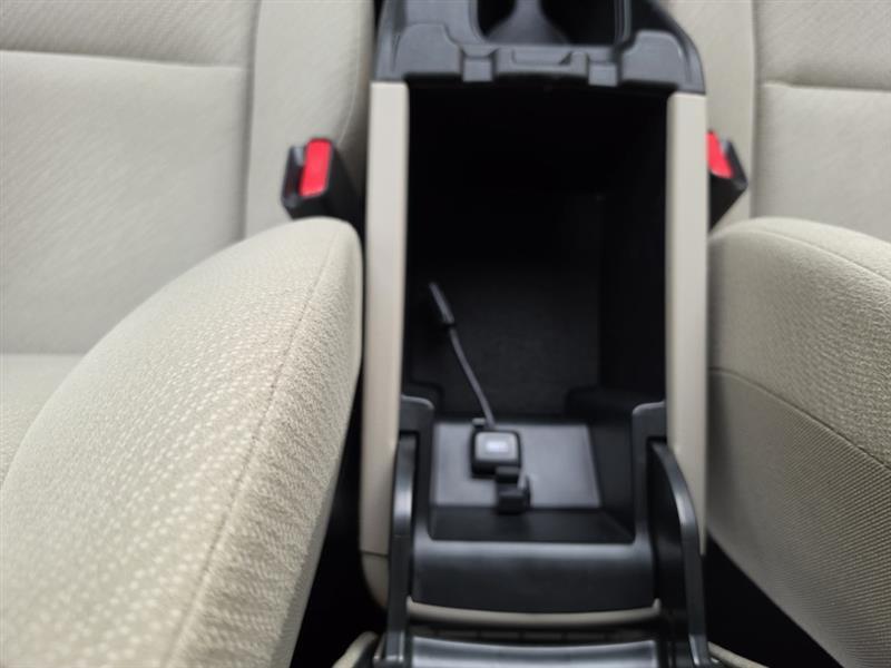 Honda Civic LX Sedan 5-Speed AT 2013