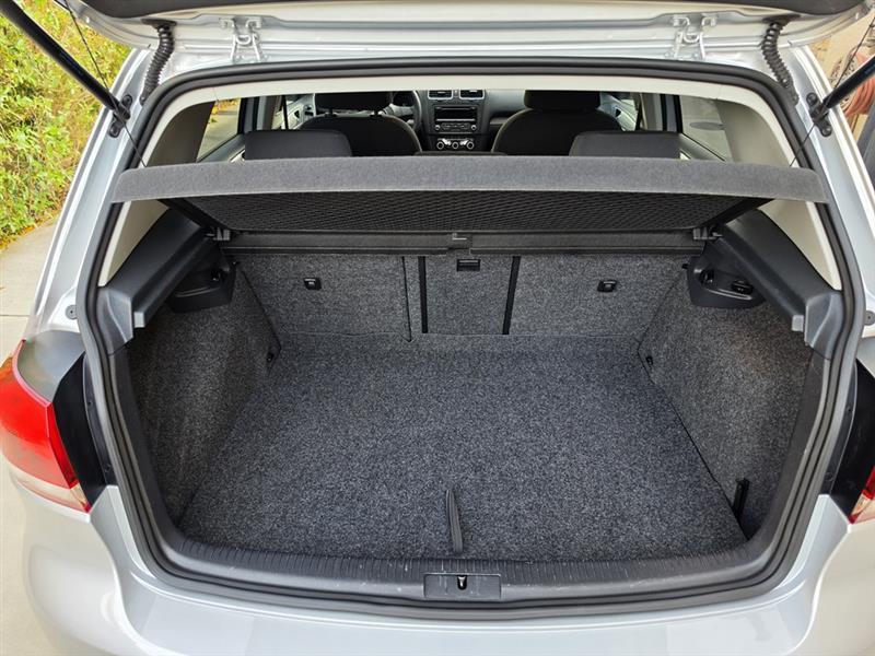 Volkswagen Golf 2.5L Conv & Sunroof 4 Door PZEV 2012