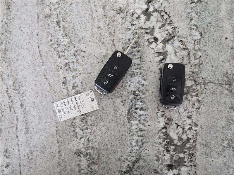 Volkswagen Golf 2.5L Conv & Sunroof 4 Door PZEV 2012