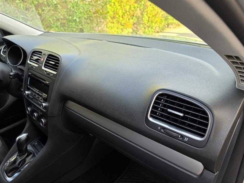 Volkswagen Golf 2.5L Conv & Sunroof 4 Door PZEV 2012