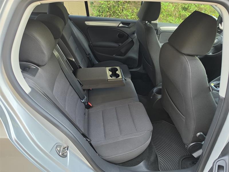 Volkswagen Golf 2.5L Conv & Sunroof 4 Door PZEV 2012