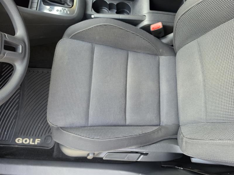 Volkswagen Golf 2.5L Conv & Sunroof 4 Door PZEV 2012