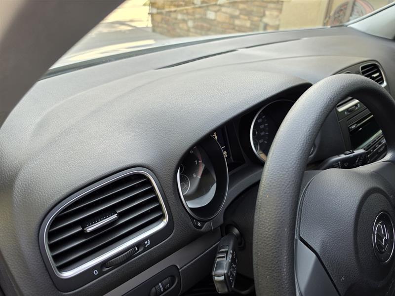 Volkswagen Golf 2.5L Conv & Sunroof 4 Door PZEV 2012