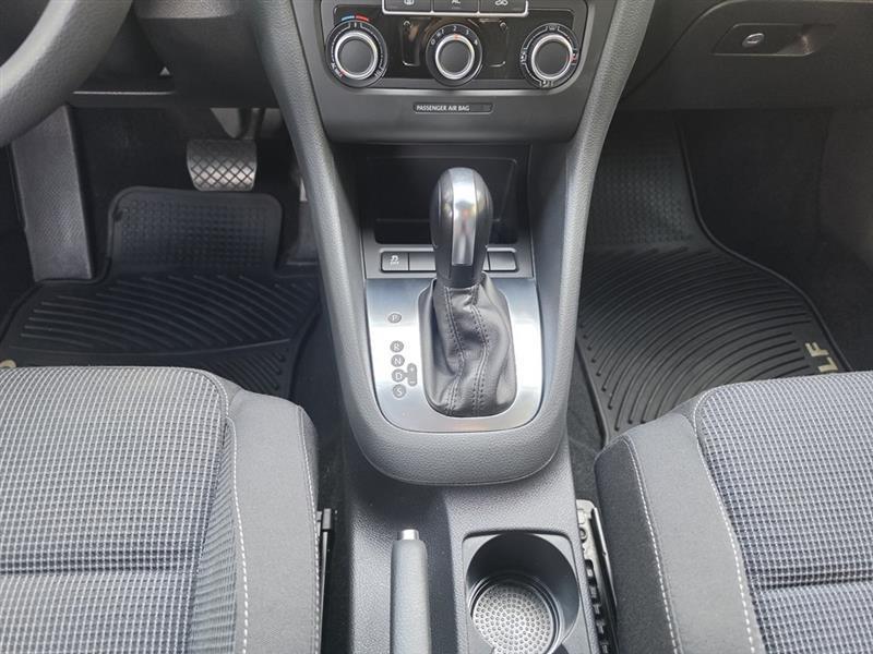 Volkswagen Golf 2.5L Conv & Sunroof 4 Door PZEV 2012