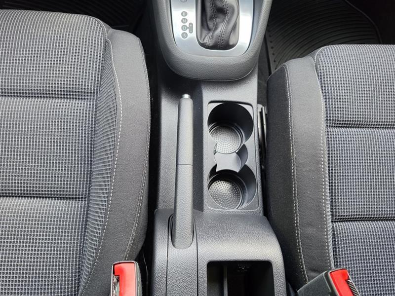 Volkswagen Golf 2.5L Conv & Sunroof 4 Door PZEV 2012