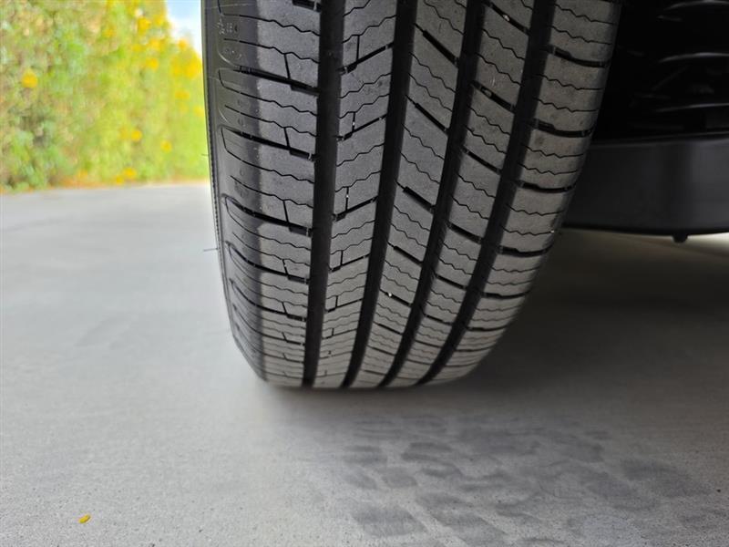 Volkswagen Golf 2.5L Conv & Sunroof 4 Door PZEV 2012