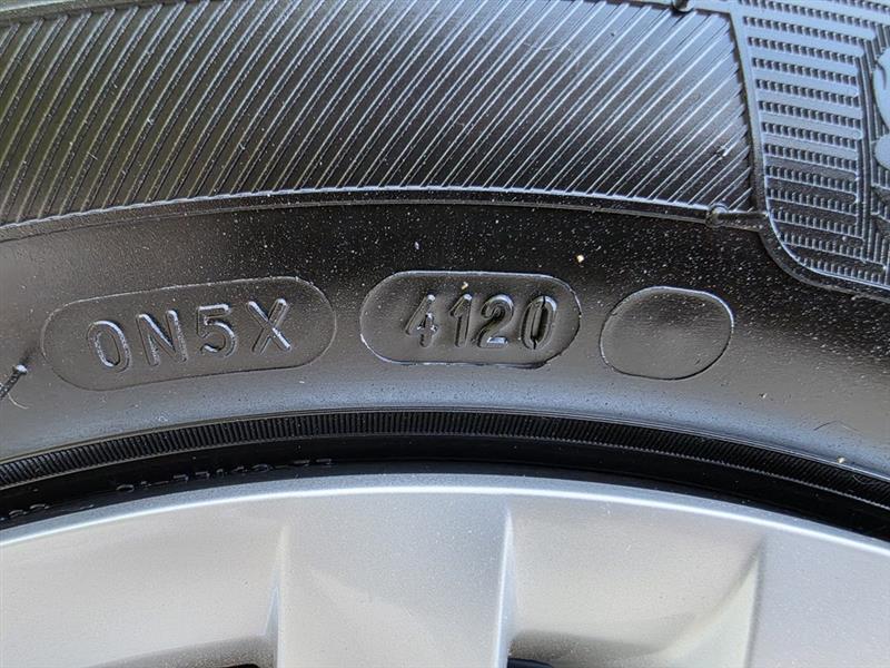 Volkswagen Golf 2.5L Conv & Sunroof 4 Door PZEV 2012