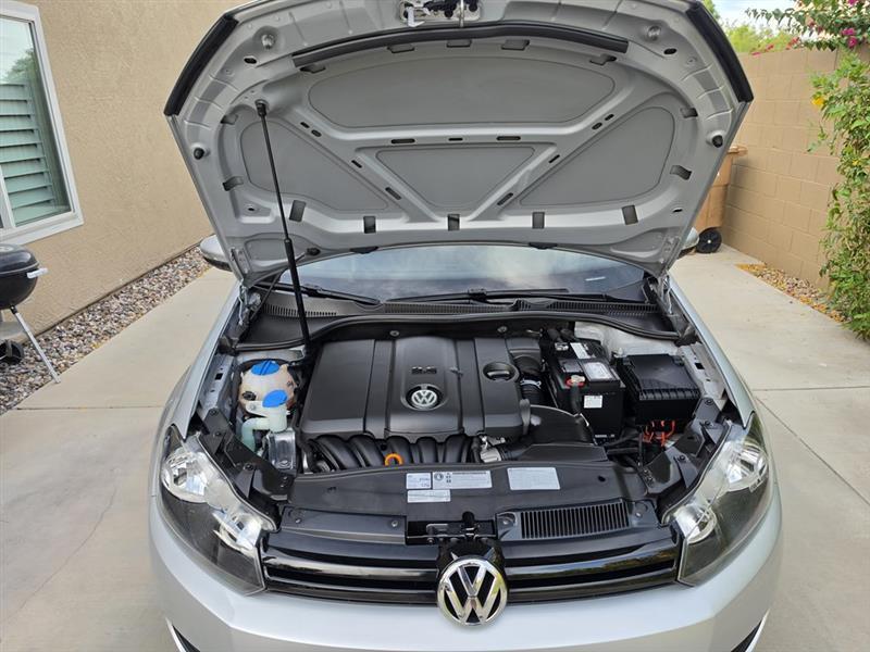 Volkswagen Golf 2.5L Conv & Sunroof 4 Door PZEV 2012