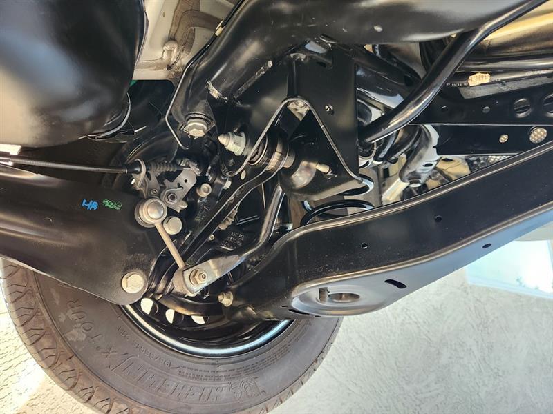 Volkswagen Golf 2.5L Conv & Sunroof 4 Door PZEV 2012