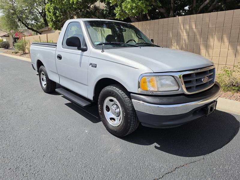 Ford F-150 XL Reg. Cab Long Bed 2WD 2000