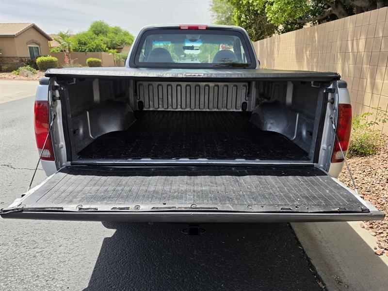 Ford F-150 XL Reg. Cab Long Bed 2WD 2000