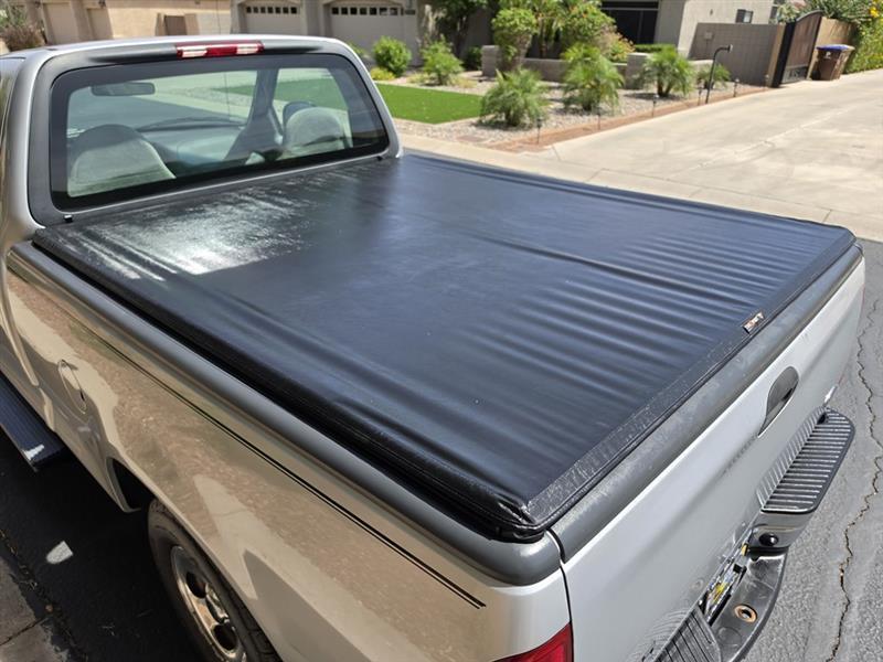 Ford F-150 XL Reg. Cab Long Bed 2WD 2000