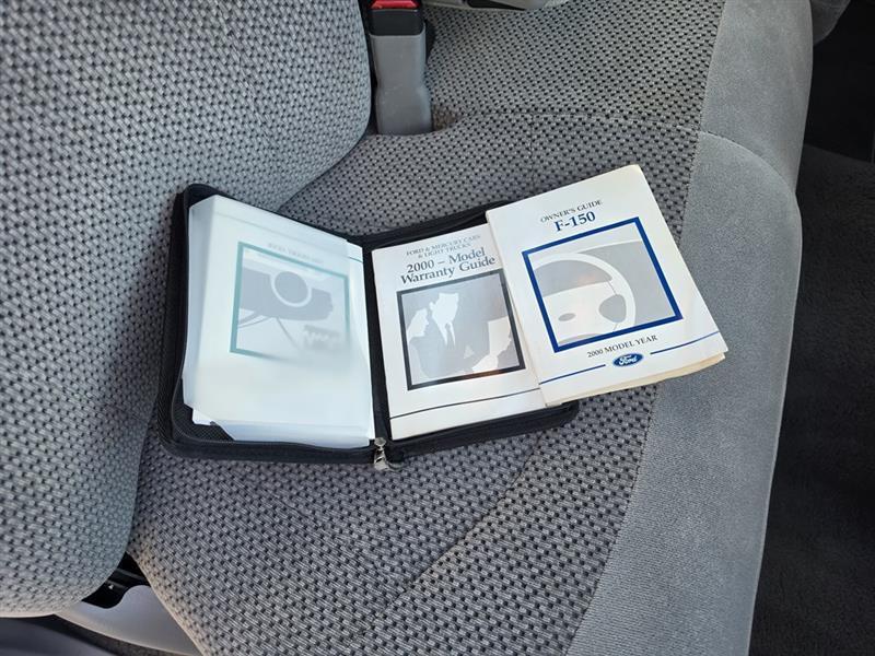 Ford F-150 XL Reg. Cab Long Bed 2WD 2000