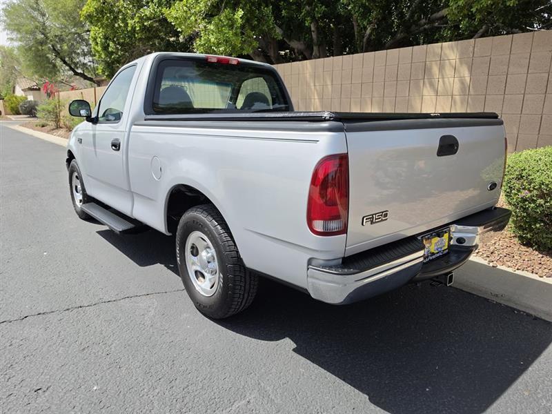 Ford F-150 XL Reg. Cab Long Bed 2WD 2000