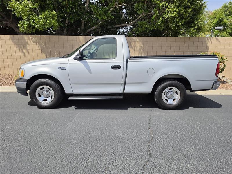 Ford F-150 XL Reg. Cab Long Bed 2WD 2000
