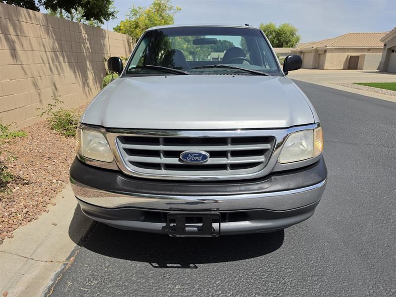 Ford F-150 XL Reg. Cab Long Bed 2WD 2000