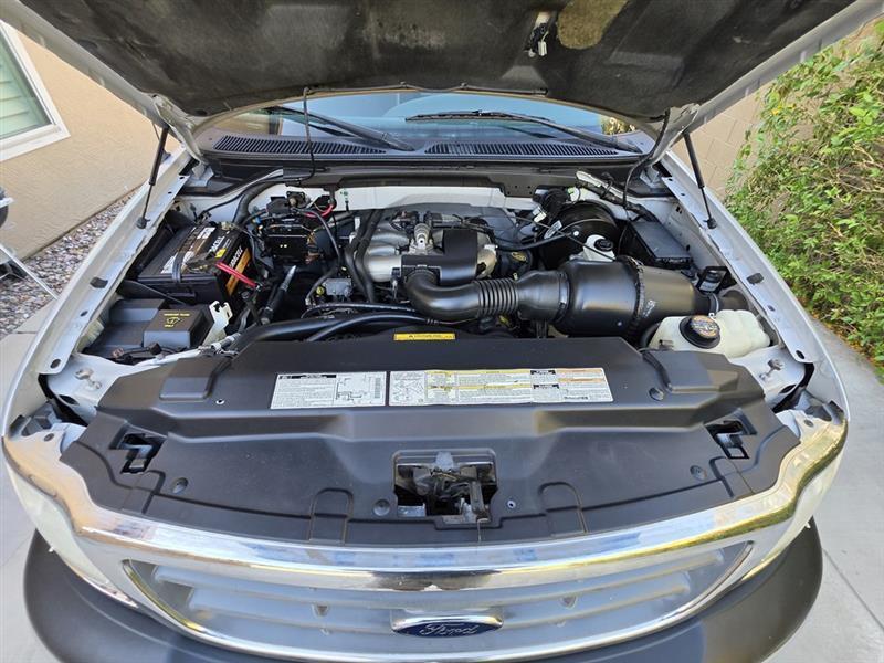 Ford F-150 XL Reg. Cab Long Bed 2WD 2000