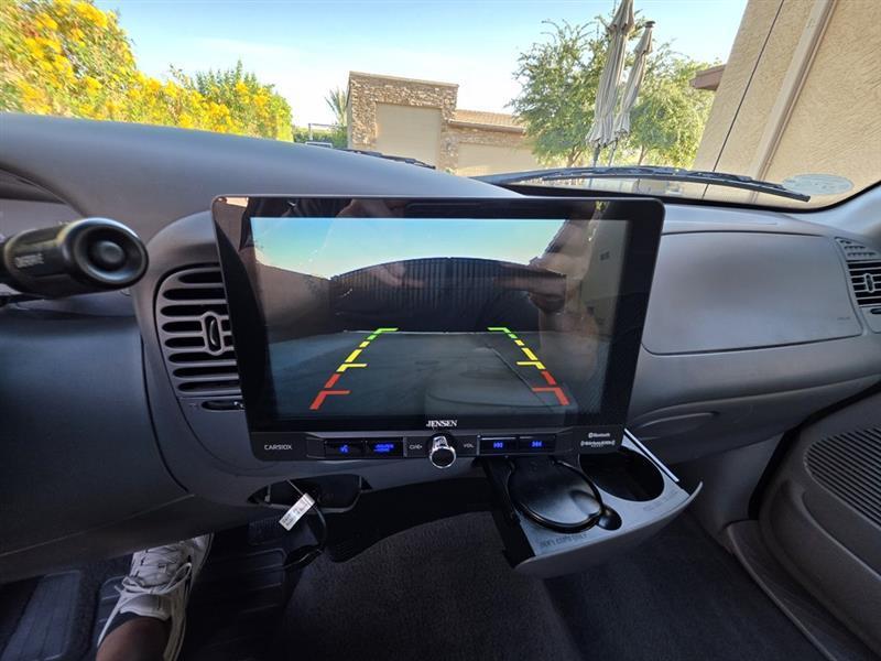 Ford F-150 XL Reg. Cab Long Bed 2WD 2000