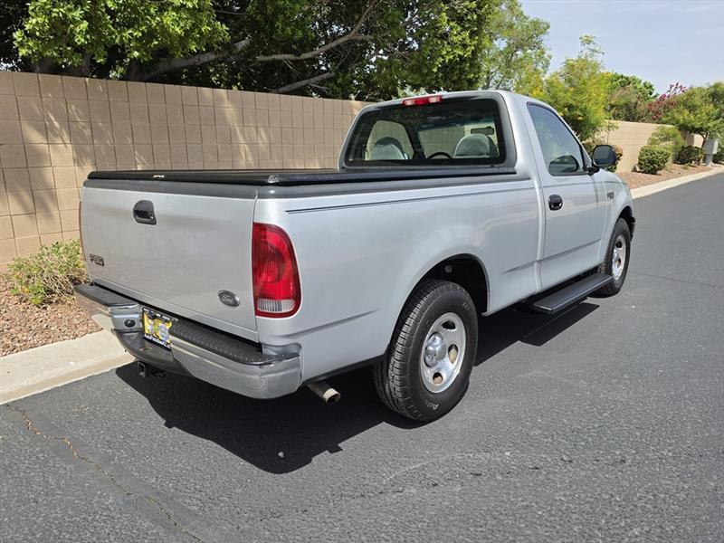 Ford F-150 XL Reg. Cab Short Bed 2WD 2000