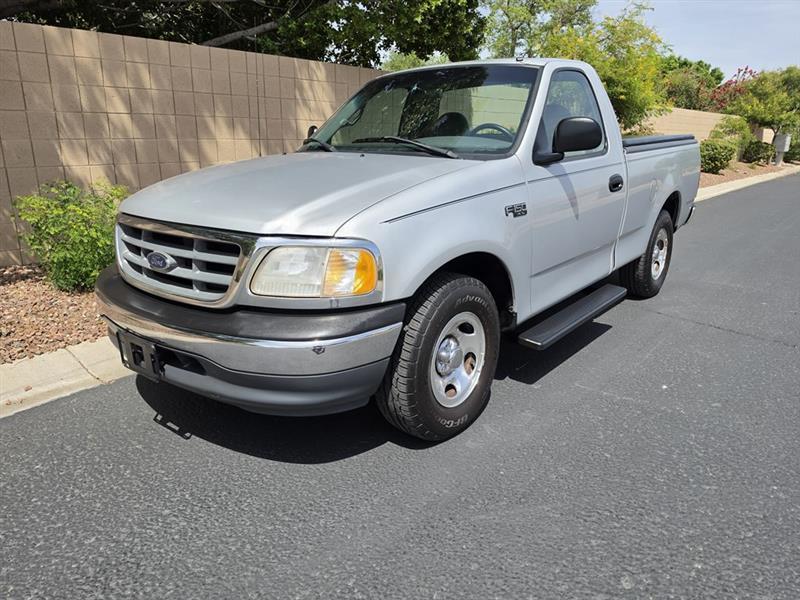 Ford F-150 XL Reg. Cab Short Bed 2WD 2000