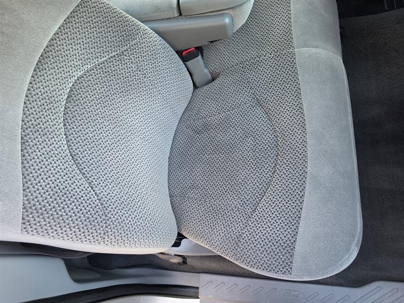 Ford F-150 XL Reg. Cab Short Bed 2WD 2000