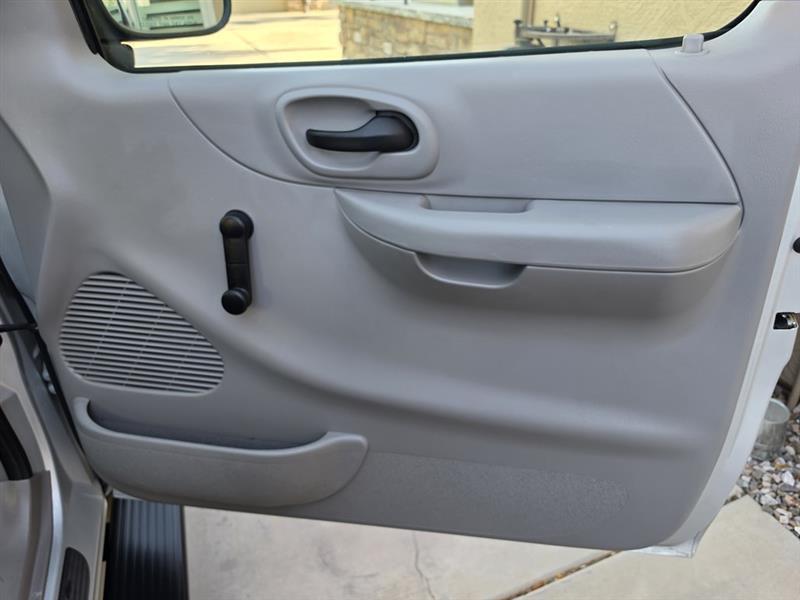 Ford F-150 XL Reg. Cab Short Bed 2WD 2000