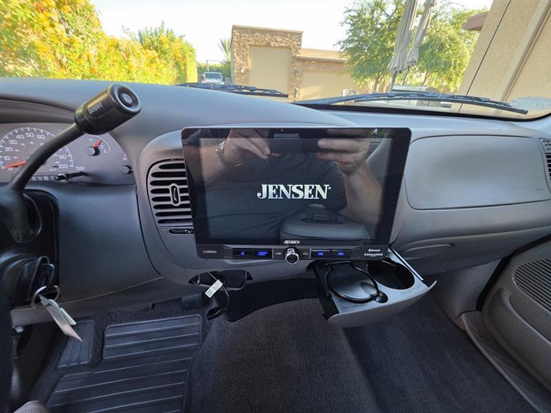 Ford F-150 XL Reg. Cab Short Bed 2WD 2000