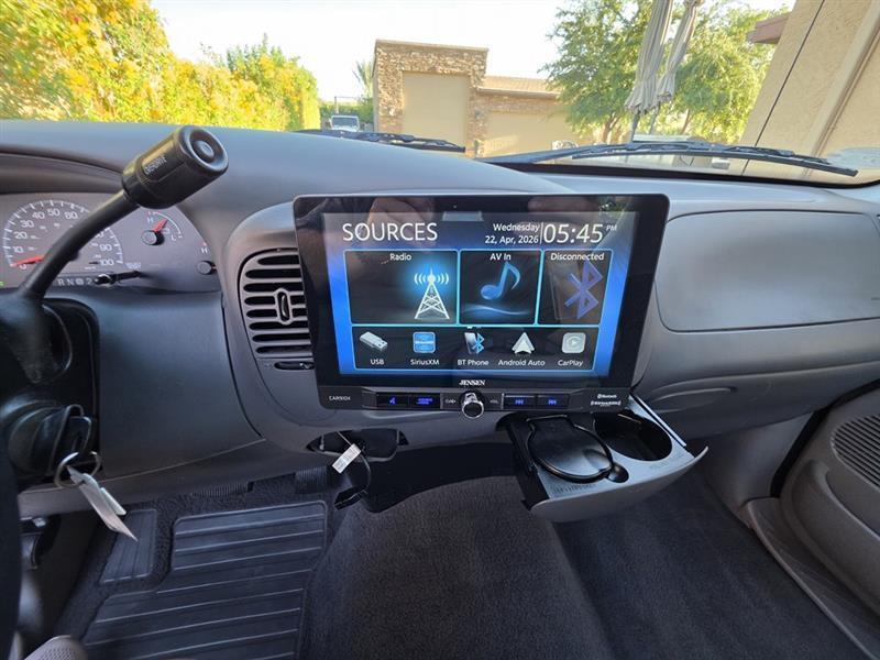 Ford F-150 XL Reg. Cab Short Bed 2WD 2000