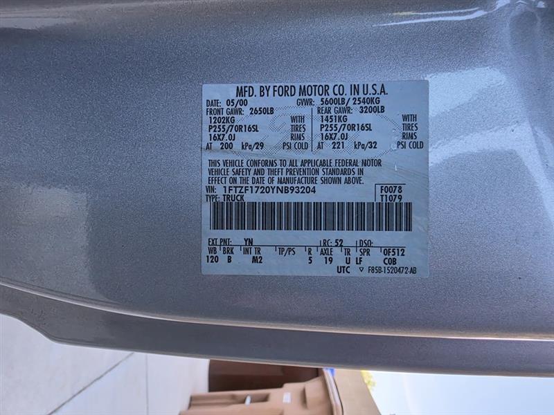 Ford F-150 XL Reg. Cab Short Bed 2WD 2000