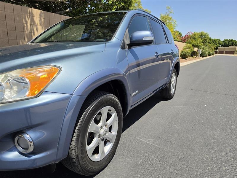 Toyota RAV4 Limited V6 4WD 2010