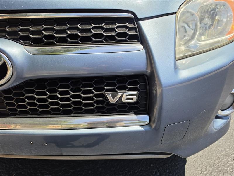Toyota RAV4 Limited V6 4WD 2010