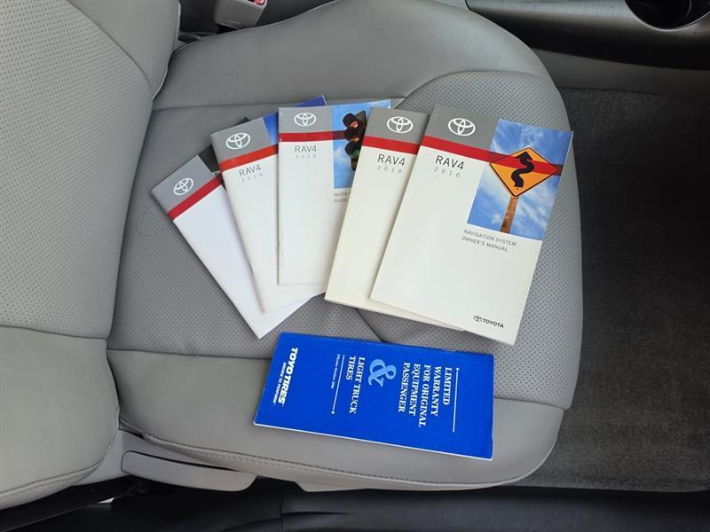 Toyota RAV4 Limited V6 4WD 2010