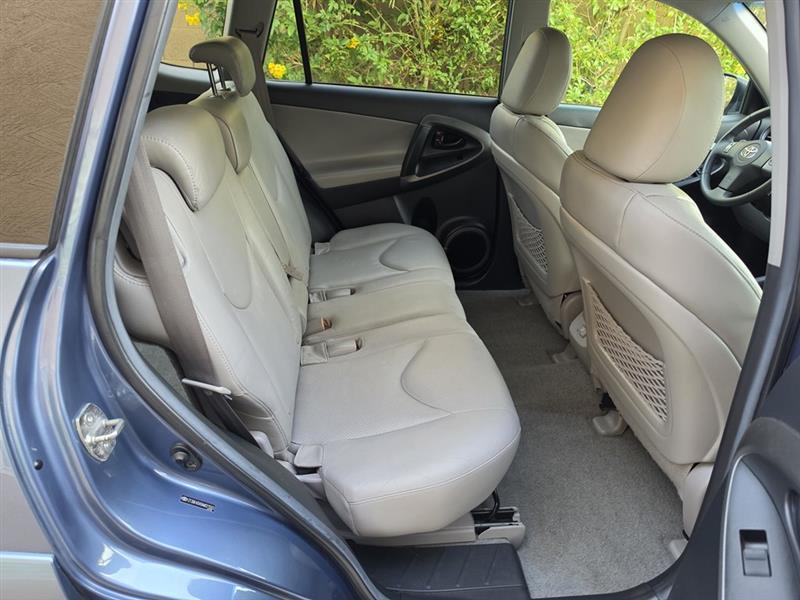 Toyota RAV4 Limited V6 4WD 2010