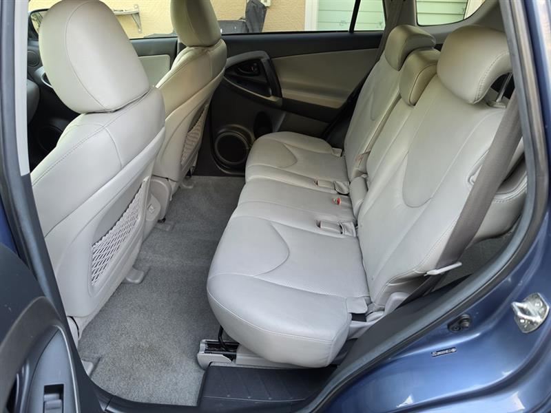 Toyota RAV4 Limited V6 4WD 2010